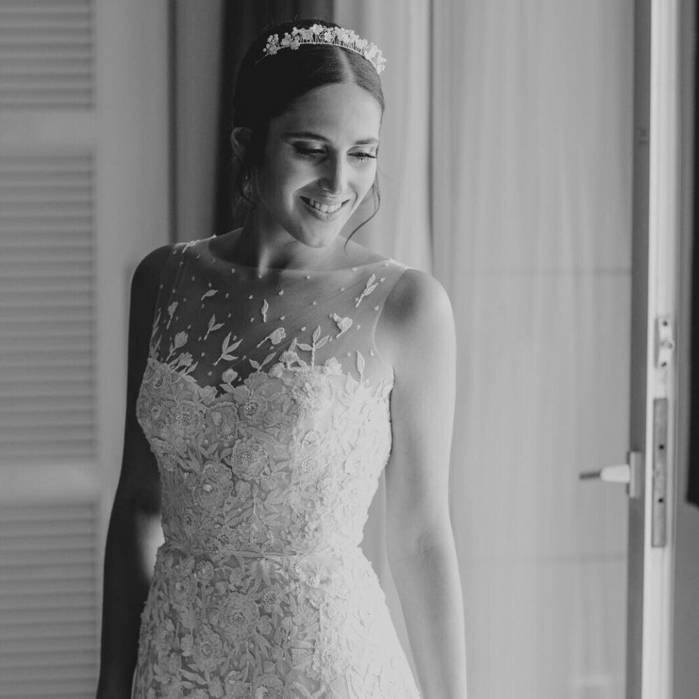 Beautiful Carolina Herrera Wedding Gown! Impeccably Saved!